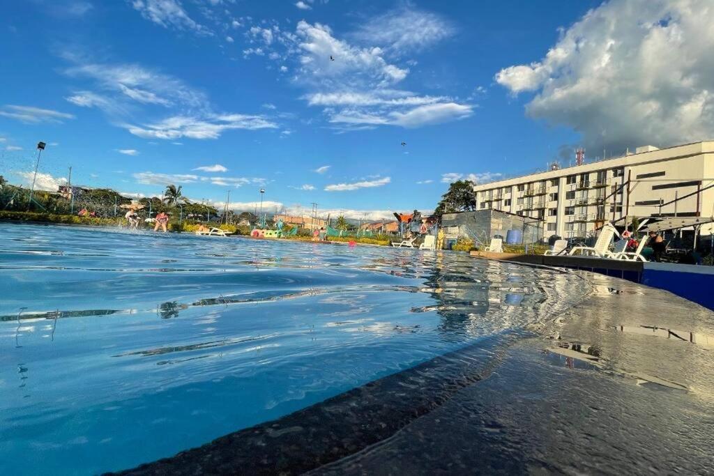 Apartamento Cerca Parque Del Cafe Con Piscina 蒙特内哥罗 外观 照片