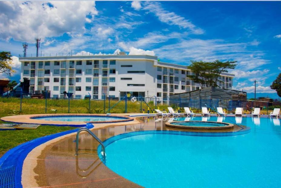 Apartamento Cerca Parque Del Cafe Con Piscina 蒙特内哥罗 外观 照片